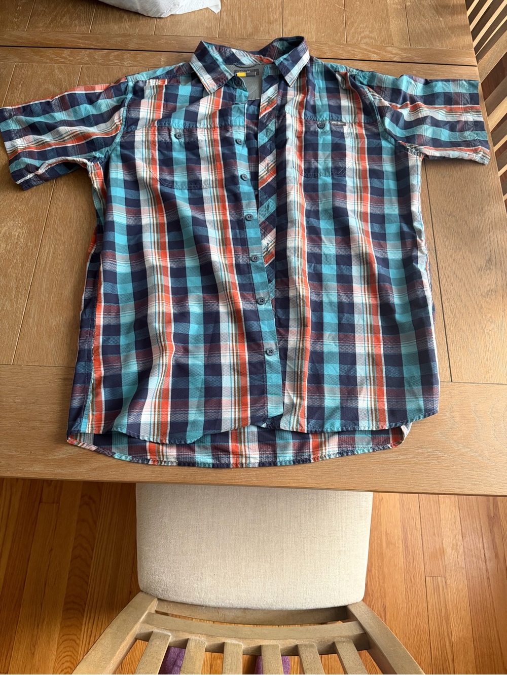 Eddie Bauer Short-Sleeve Plaid Button-Down in Teal, Navy & Red